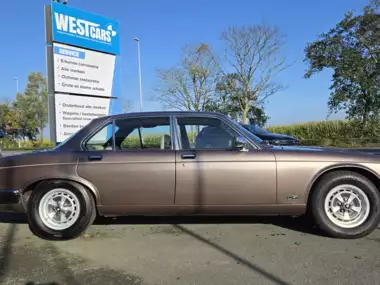 thumbnail_1000010682 -  - JAGUAR XJ6 4.2 VANDEN PLAS "58000 KM"