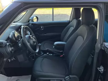 1000034950 -  - MINI ONE NAVI/BLUETOOTH/VERW.ZETELS/AUTO. AIRCO